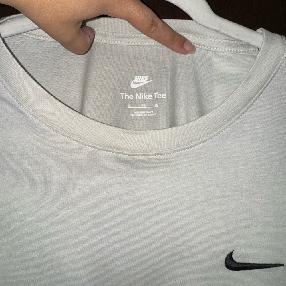 Nike Tee - Picture 2 of 5